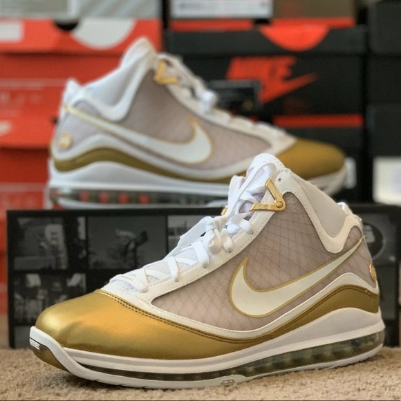 lebron 7 china moon 2020